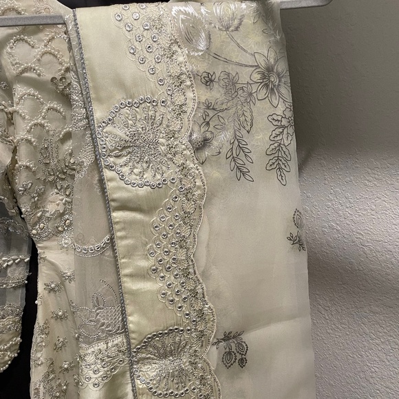 Republic womenswear (un pavot) Claire de lune wedding collection - Picture 6 of 7